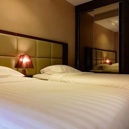 Royal Suite Condotel Medan Extérieur photo