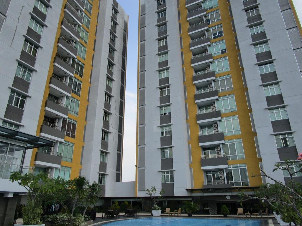 Royal Suite Condotel Medan Extérieur photo