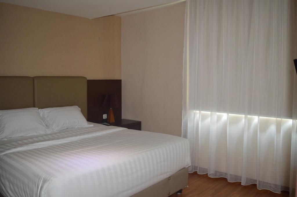 Royal Suite Condotel Medan Extérieur photo
