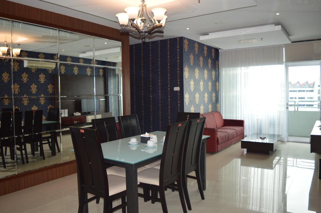 Royal Suite Condotel Medan Extérieur photo