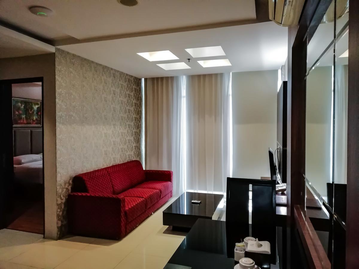 Royal Suite Condotel Medan Extérieur photo