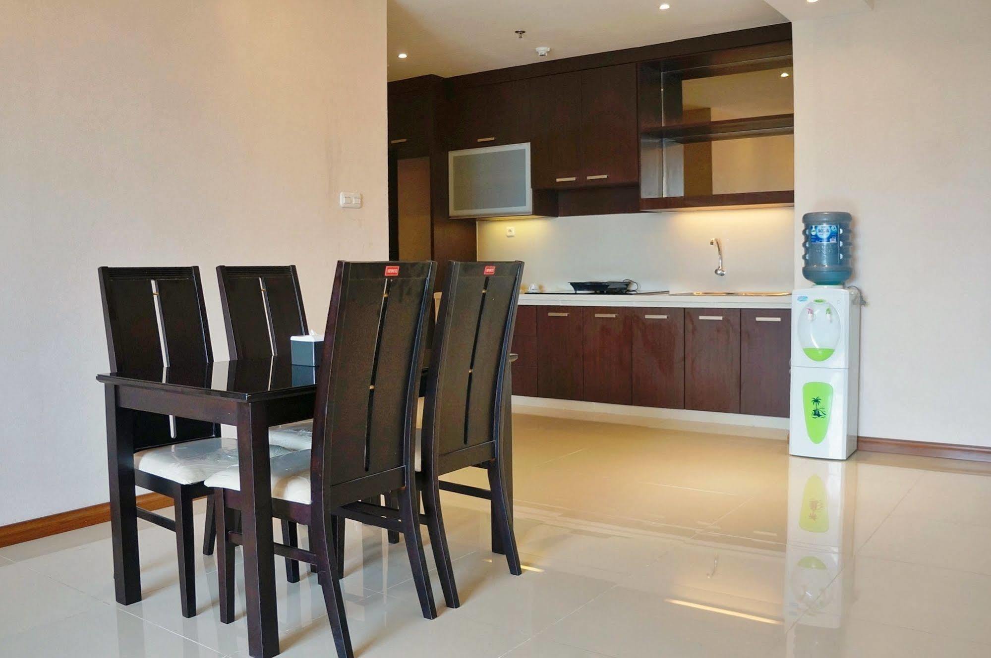 Royal Suite Condotel Medan Extérieur photo
