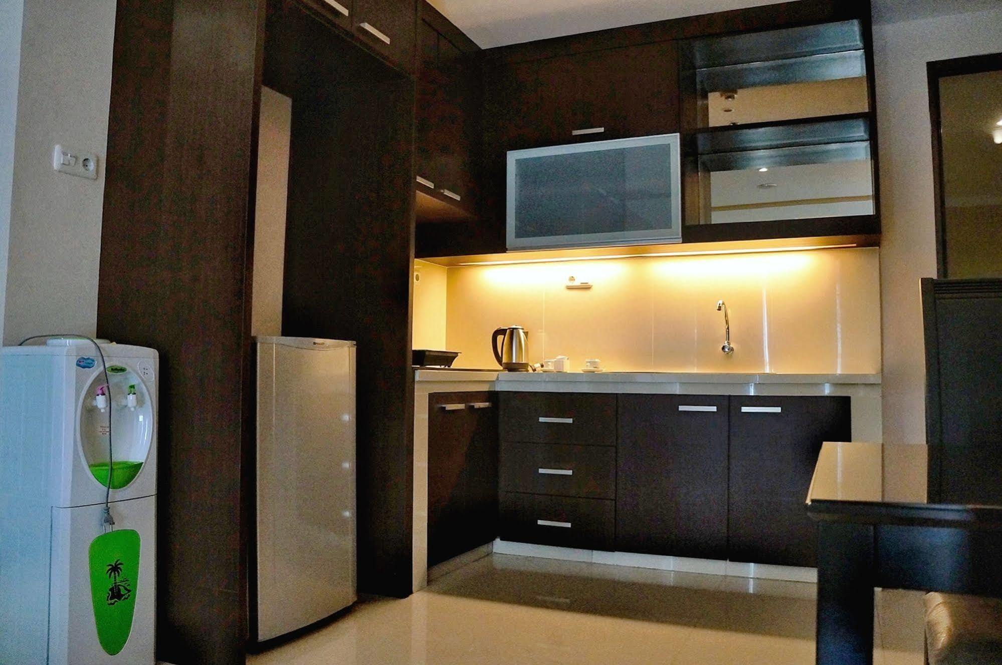 Royal Suite Condotel Medan Extérieur photo
