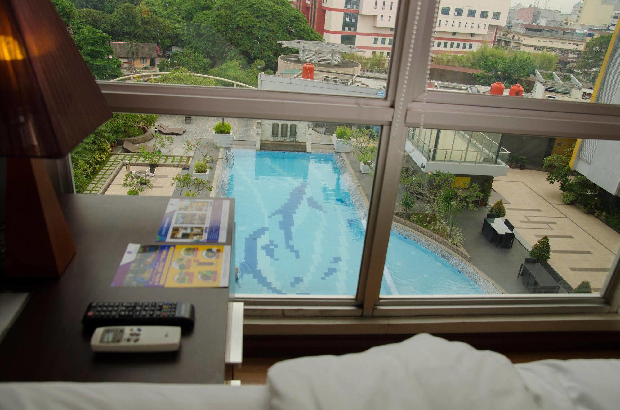 Royal Suite Condotel Medan Extérieur photo