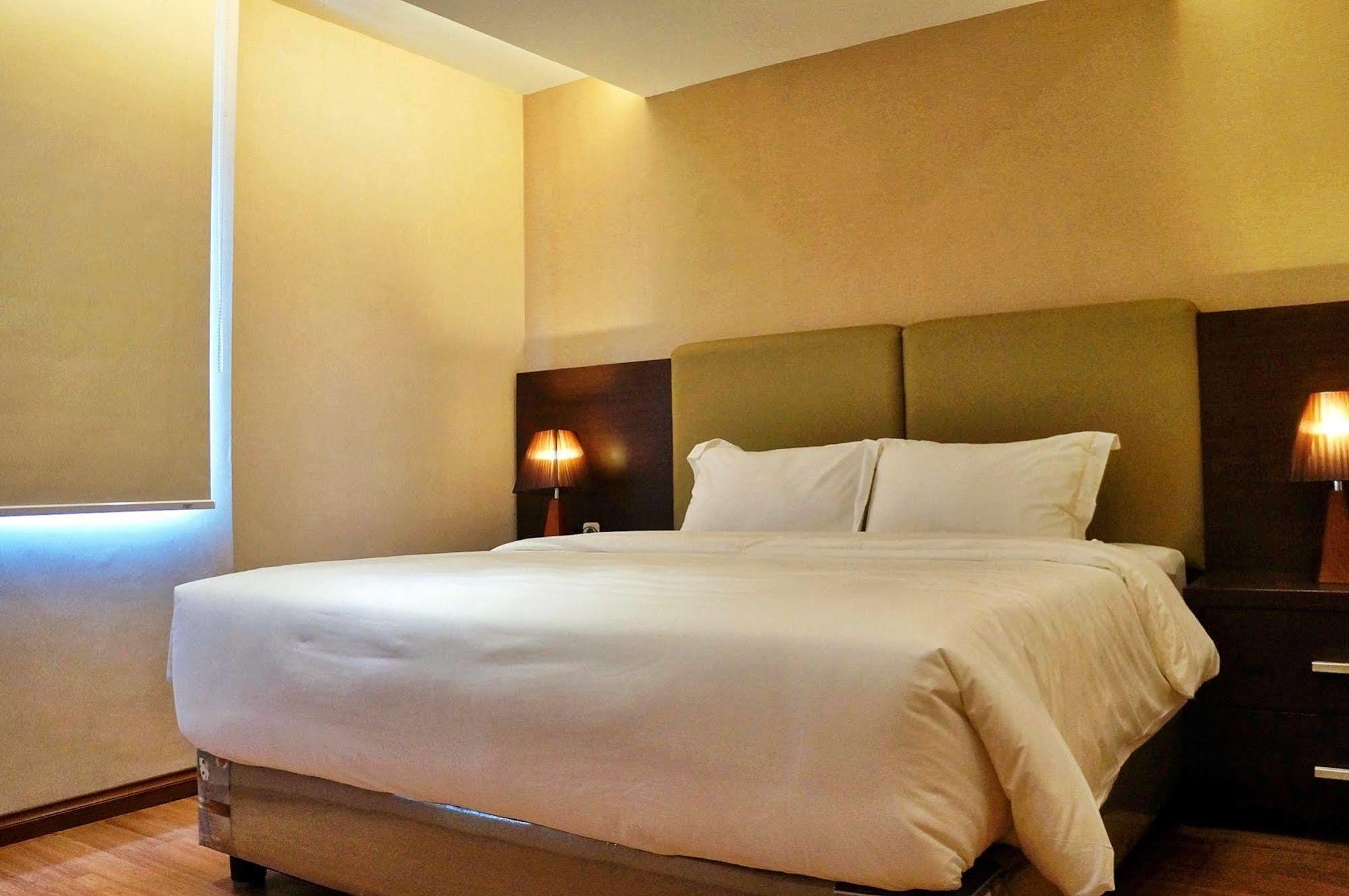 Royal Suite Condotel Medan Extérieur photo